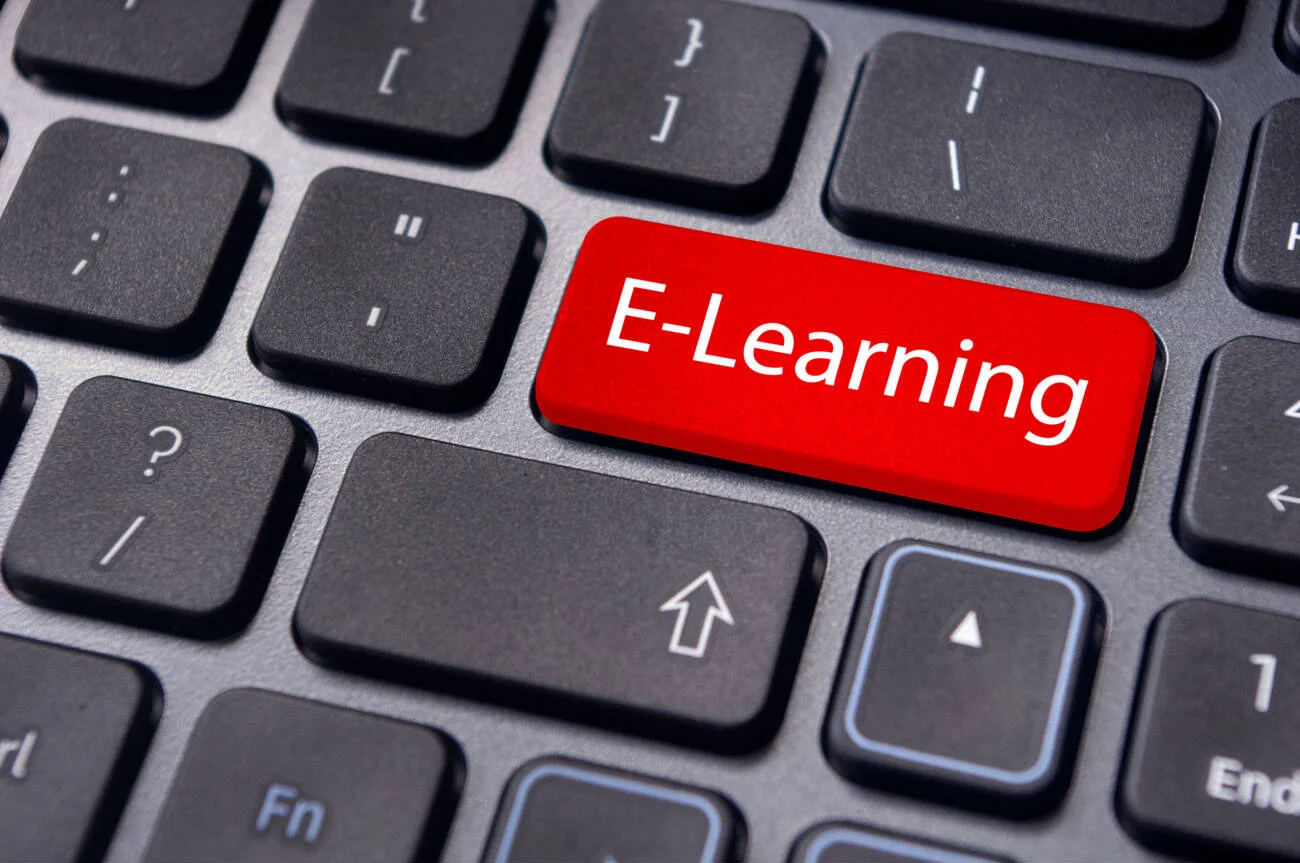 E-learning là gì? Hướng dẫn toàn diện về học tập trực tuyến hiện đại