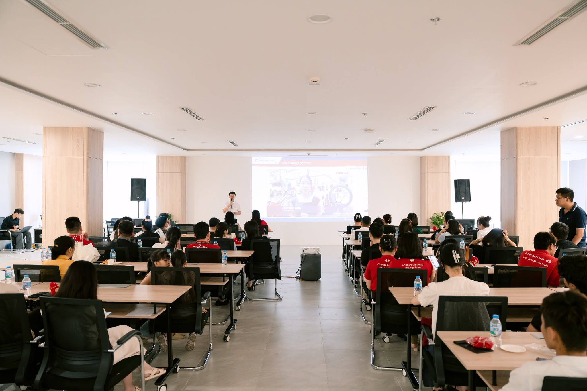 techcombank-vinalink-dao-tao-livestream-ai-hai-phong-1