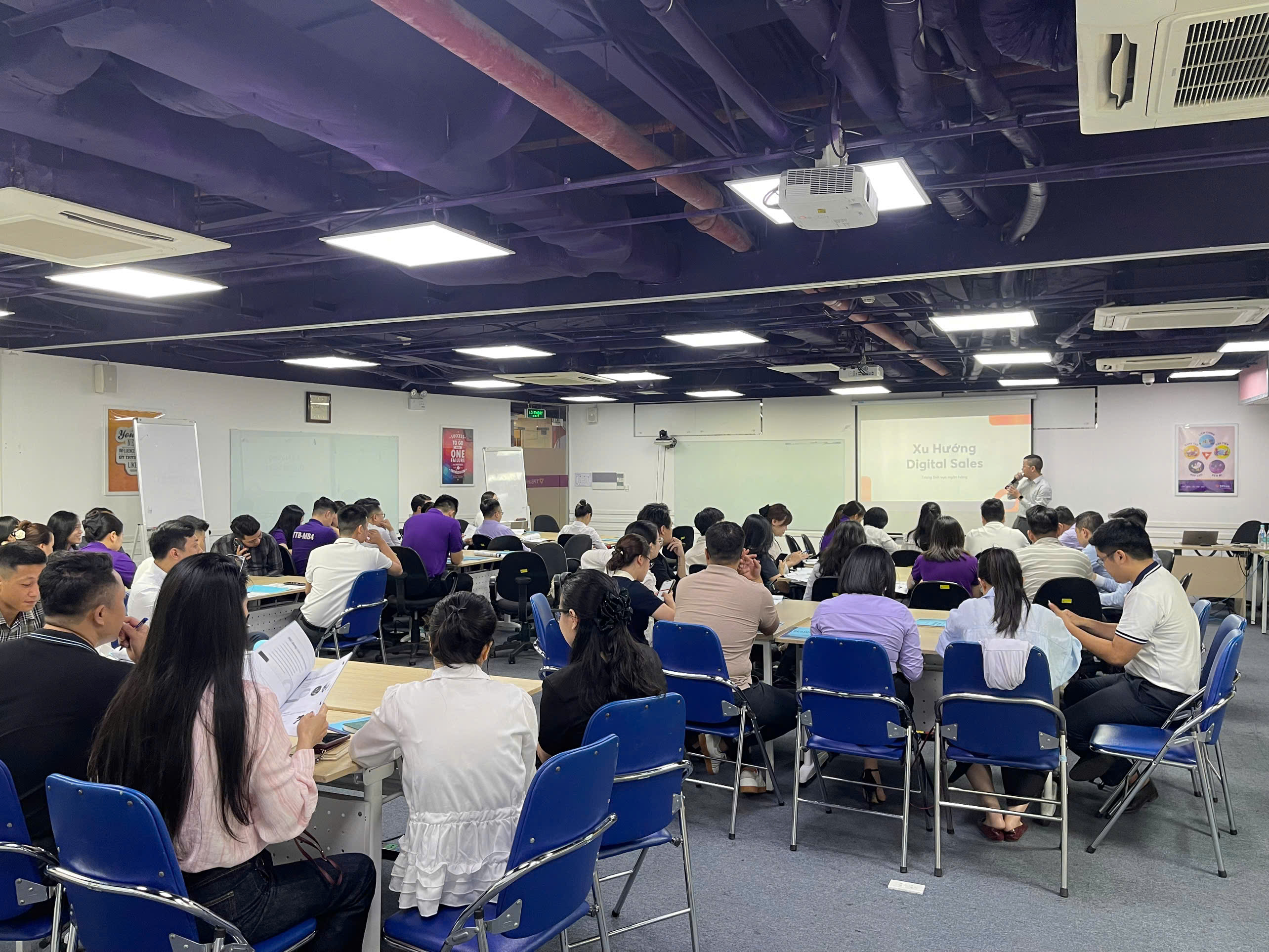 Vinalink đào tạo cho sale ngân hàng TP Bank